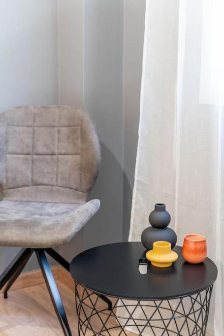 The Hostmaster Hollywood Space Studio Athens Luaran gambar